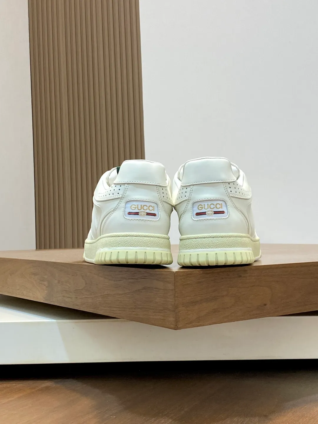 Men's Shoes 💰660 𝐆𝐮𝐜𝐜𝐢 𝐑𝐞-𝐖𝐞𝐛 As the first sneaker created by Sabato De Sarno for Gucci, the Re-Web series reinterprets the brand's classic stripes and sets off the modern silhouette design with bold and unique details. These shoes are crafted from white leather. This new sneaker is ingeniously decorated with many of the brand's classic details, and is equipped with a bright red and green webbing tongue, which will make people fall in love at first sight. White leather treated with a special process for softness and luster, with an embossed grainy texture. Script Gucci logo and interlocking G web label with Interlocking G and script Gucci logo. Rubber outsole with interlocking G detail eyelets. Web tongue. Size: 39-44 (customized for sizes 38 and 45)